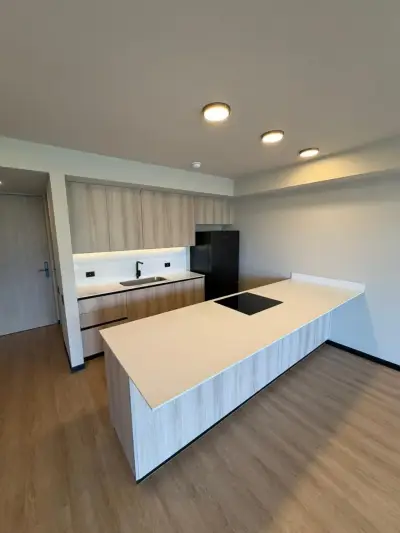 Résidence de luxe à Santa Ana avec vues sur les montagnes, piscine privée et commodités de villégiature 5