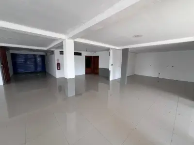 Immeuble commercial à Alajuela : opportunité d'investissement de premier ordre 1