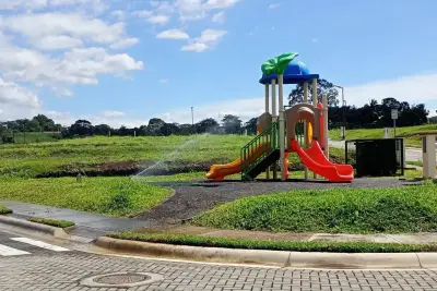 Terrain résidentiel de choix dans le <b>Gated Dulua Condominiums</b>, Grecia – Construisez votre rêve au Costa Rica 1
