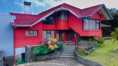 Chalet Exclusif À Vendre À Volio, San Ramón 1