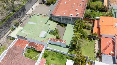 Spacieux local commercial à Rohrmoser avec potentiel d'adaptation et grand stationnement 2