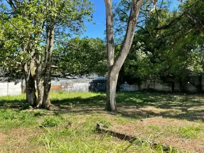 À Vendre : Grand terrain à Ciudad Colón 2