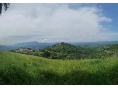 À vendre : Terrain constructible à Desmonte 5