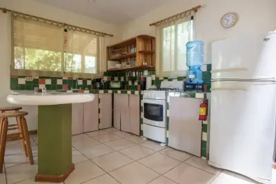 2 villas, 2 appartements et 4 locaux commerciaux au centre de Santa Teresa 5