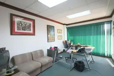 À Vendre : Immeuble de 12 bureaux dans le secteur de Los Anonos à Escazú 4