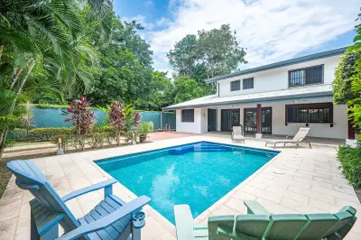 Maison Moderne et Abordable de 3 Chambres, Style Côtière, Près du Complexe Los Sueños