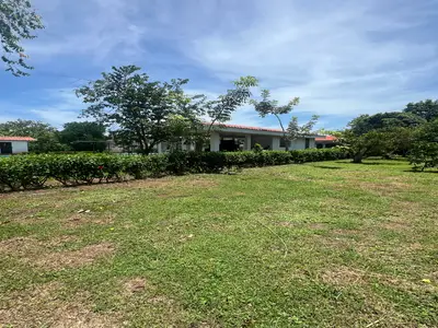 Terrain de 5 027 m² à Los Ángeles de Parrita | 131 mètres de façade et grand potentiel 4