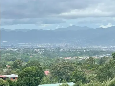 À Vendre : Magnifique domaine de 1,12 hectare à Santa Cecilia de San Isidro de Heredia, rue Caricias. 2