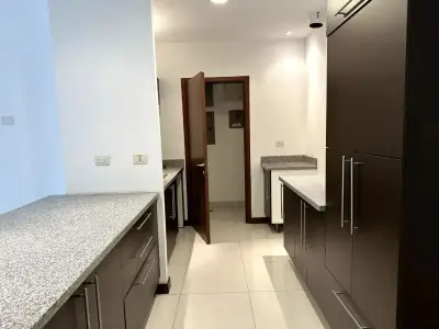 Condo moderne d'une chambre à Escazú, San José 2