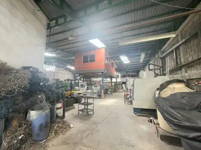 À VENDRE : Entrepôt industriel à Desamparados 3