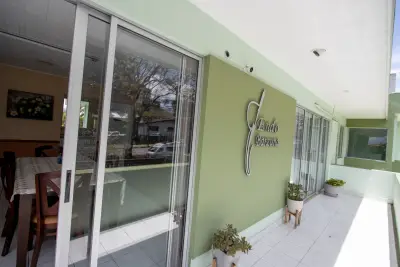 Spacieux local commercial à Rohrmoser avec potentiel d'adaptation et grand stationnement 3