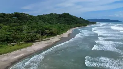Propriété exclusive sur la plage à Playa Hermosa, Costa Rica – prête pour une villa de luxe ou un hôtel-boutique, avec accès direct à la plage et permis en règle. 2