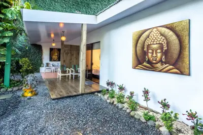 Budha Casa, votre hôtel et locaux commerciaux au cœur de l'avenue principale de Jacó 2