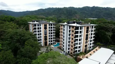 Magnifique appartement de 2 chambres/2 salles de bain avec vue sur l'océan et les montagnes
