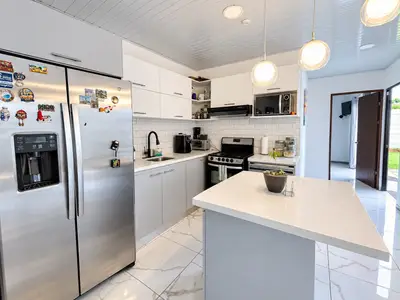 Modern and elegant house in Zaragoza de Palmares with an excellent location. 2