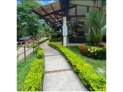 Dos casas en una propiedad en comunidad cerrada 3