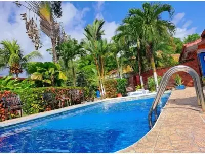 Opportunité d'investissement avec cette auberge à Jaco 5