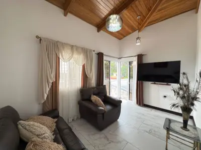 Maison de Luxe à Santo Domingo de Heredia 4