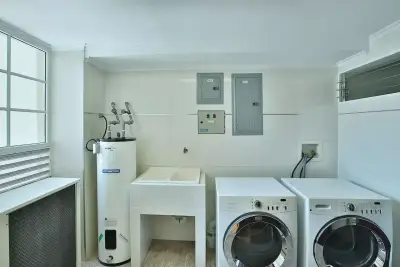Appartement moderne d'une chambre à louer dans le quartier haut de gamme de Laureles Este, Escazú 5