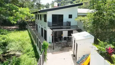 Magnifique maison de 4 chambres avec vue sur les montagnes à Playa Hermosa 3