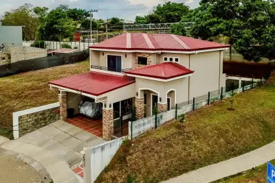 Superbe nouvelle maison 3 chambres, 3 salles de bain à Grecia, Alajuela - Style de vie moderne 2