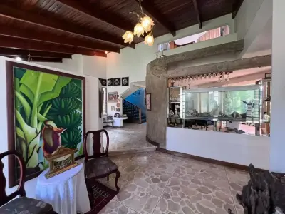 Spacieuse maison de 5 chambres à Rohrmoser, San José 1