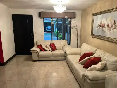Santa Ana : Mais. en rangée 3 chambres, communauté privée – À louer ! 4