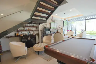 Luxurious Modern 4-Bedroom Residence in Exclusive Santa Ana Condominium 5