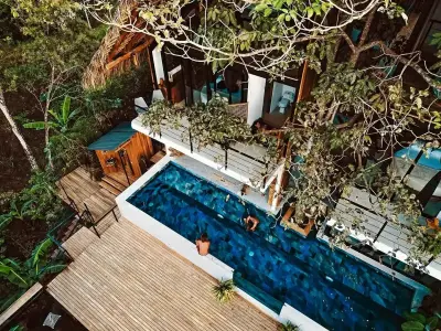 Auberge écologique génératrice de revenus près de Santa Teresa et à 7 minutes de Hermosa - 13 chambres - Terrasse de yoga, spa, sauna | Succès prouvé pour les investisseurs 2
