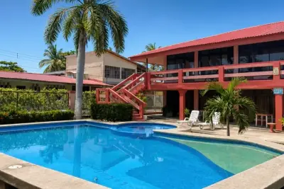 À Vendre / Hôtel en Bord de Mer, El Cocal, Puntarenas 2