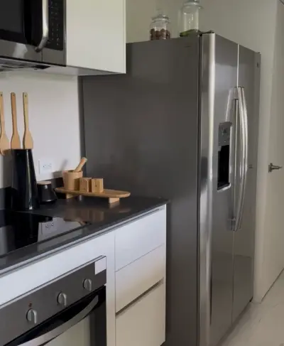 Live with Luxury Amenities in this 1-Bedroom Apartment with Panoramic Views. 5