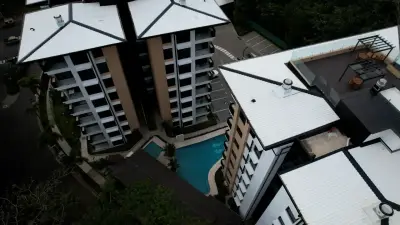 Condo de 2 chambres avec vues sur l'océan et les montagnes 3