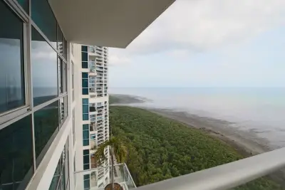 Luxury Apartment with Panoramic Ocean and City Skyline Views 3
