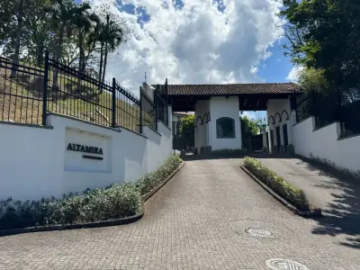 À Vendre / Terrain Impressionnant au Condominium Altamira, Ciudad Colón, San José 1