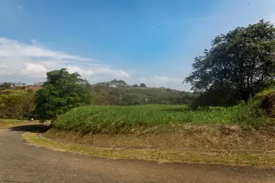 Terrain spectaculaire avec vue panoramique et potentiel illimité à Alajuela 5