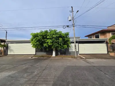 Propriété Spacieuse en Grèce avec Deux Maisons Indépendantes, Idéale pour Famille et Revenus Locatifs 5