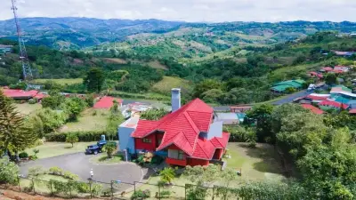 Chalet Exclusif À Vendre À Volio, San Ramón 3