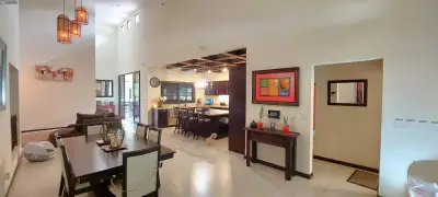 Maison de Luxe à Heredia : Design Moderne, Jardin Spacieux et Finitions Haut de Gamme 5