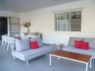 Superbe maison dans un endroit calme et verdoyant près de la ville de Jacó 2
