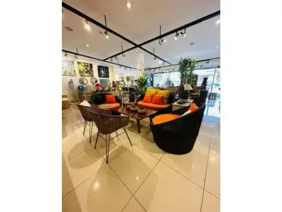 Espace Commercial de Premier Choix à Escazú - Investissez à San José 2