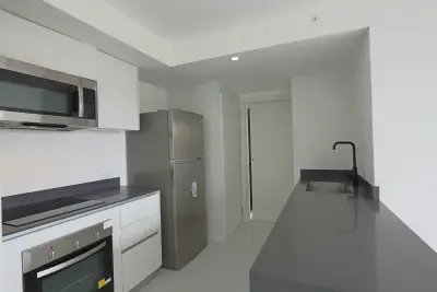 Modern 1-Bedroom Apartment for Sale in Rohrmoser 4