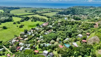 Propriété avec 2 magnifiques maisons d'invités à Playa Hermosa 1