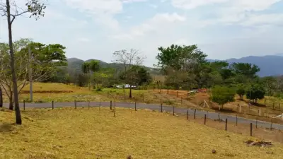 Votre rêve Costaricain vous attend : Lot de 2000 m² avec vue sur la montagne à Turrubares 2