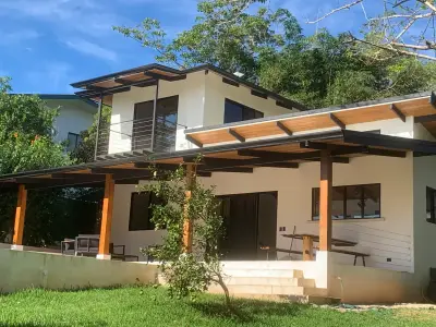 Maison 2 chambres avec piscine et potentiel d'agrandissement – Un sanctuaire stylisé à Delicias près de Montezuma. 1