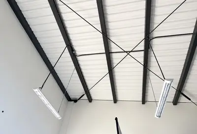 À VENDRE / Local commercial moderne à Jacó avec façade vitrée et stationnement exclusif 3