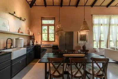 House in Hermosa with 3 Spacious 105 m² Units with Pool - Turnkey income oppportunity 4