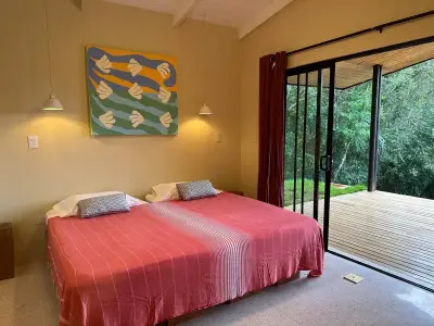 Magnifique maison de 2 chambres sur 9 700 m² dans un domaine privé près de Santa Teresa, avec piscine 4