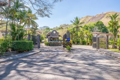 Condo Paisible et Sécurisé 3 Chambres avec Piscine Privée à Reserva Las Lomas 4