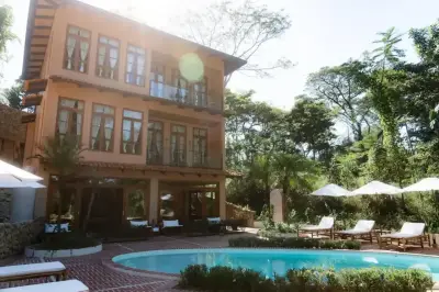 House in Hermosa with 3 Spacious 105 m² Units with Pool - Turnkey income oppportunity