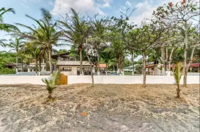 Stunning 3-Bed Beachfront Villa with Private Pool and Lush Tropical Gardens 3